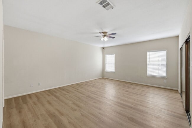Building Photo - 2978 Holly Hall St