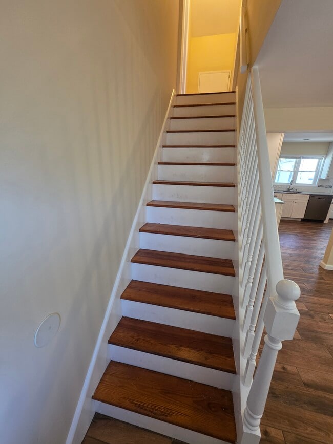 Building Photo - 1406 Montgomery Rd