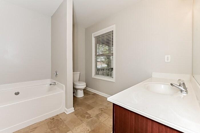 Building Photo - 1630 Yukon Ct