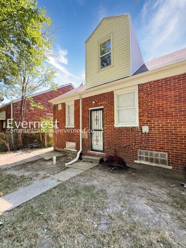 Building Photo - 9460 Wayburn St