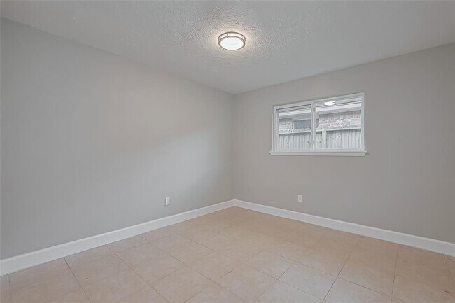 Building Photo - 23319 Pennsgrove Rd
