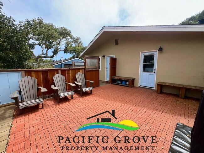 Building Photo - Furnished Single Family Home in Pacific Grove available NOW!