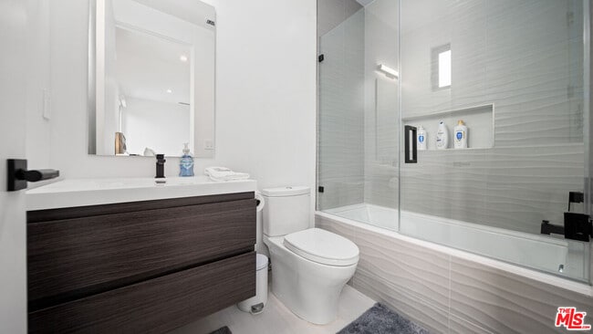 Building Photo - 2435 Penmar Ave