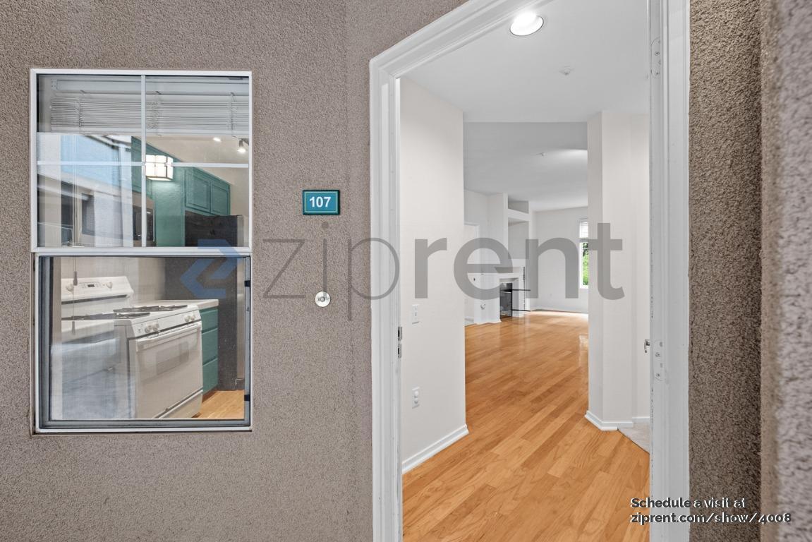Building Photo - 240 Caldecott Ln