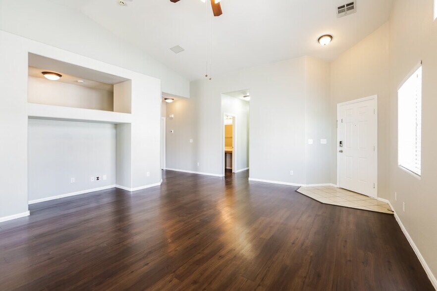 Building Photo - 6060 N Leaping Foal St