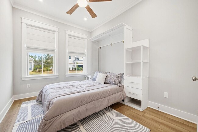 Building Photo - 323 Suwannee Dr