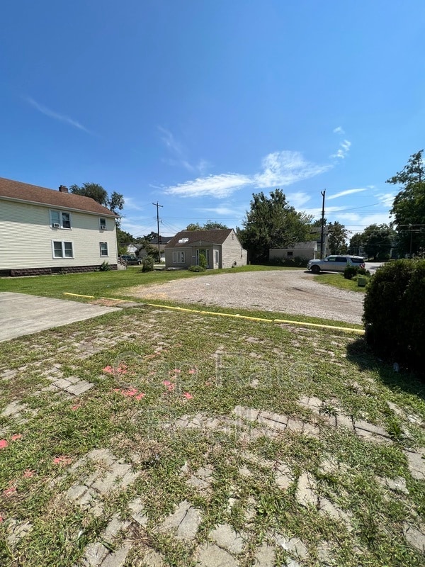 Building Photo - 1043 E 17th Ave