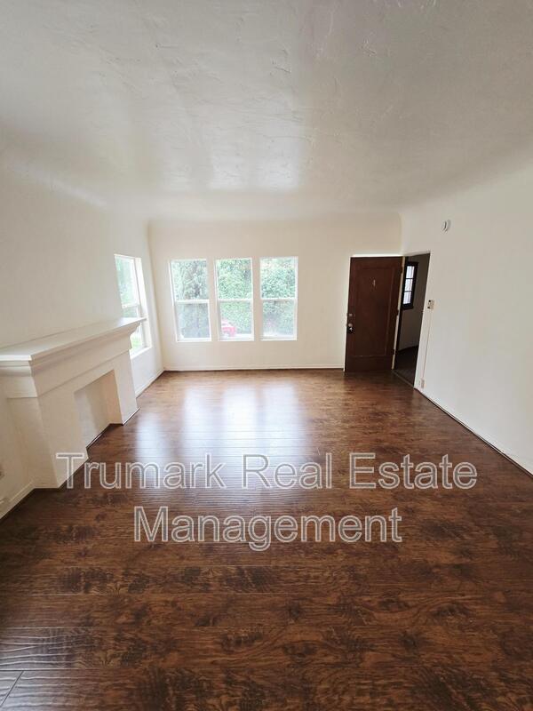 Building Photo - 4315 Avocado St