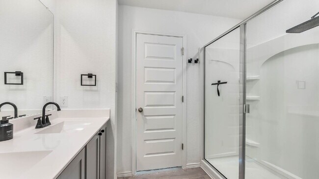 Building Photo - 4422 Chandler Rd