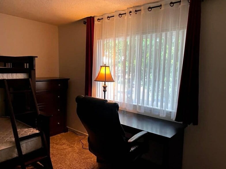 Building Photo - 8935 El Mirador Dr