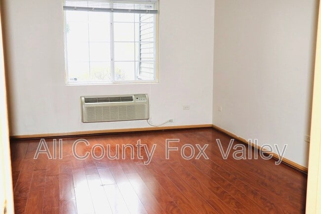 Building Photo - 1207 Silverstone Dr