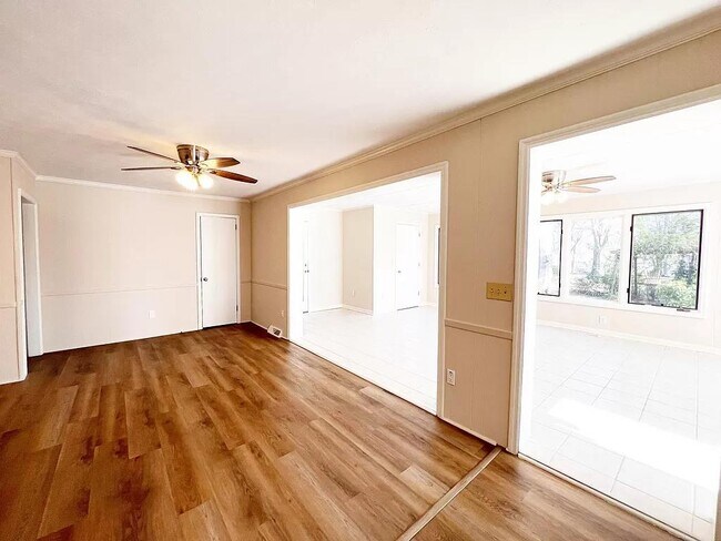 Building Photo - 102 Woodcliff Ct