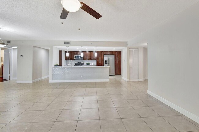 Building Photo - 820 Lavers Cir