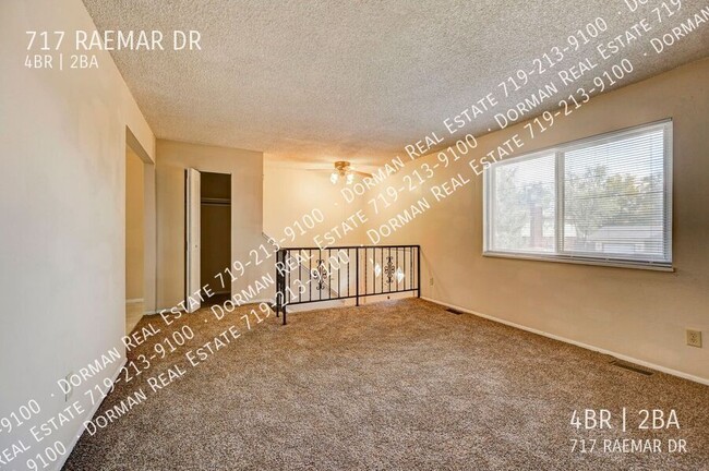 Building Photo - 717 Raemar Dr