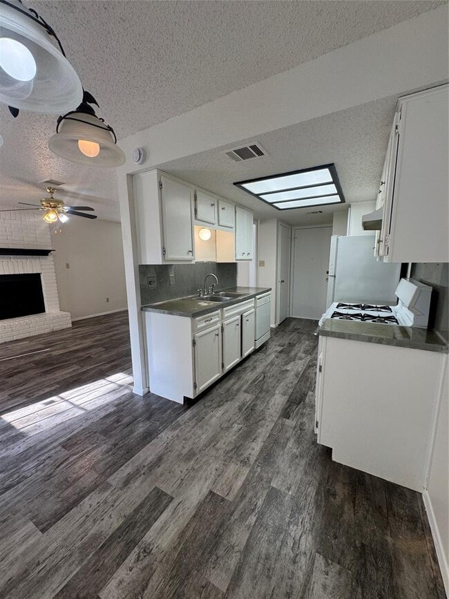 Building Photo - 3516 Rollingway Cove