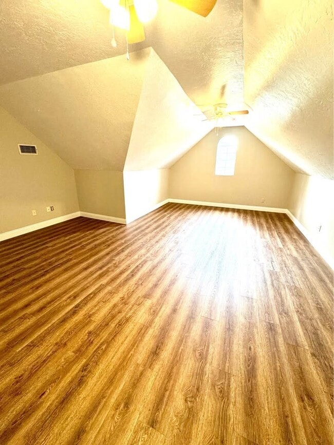 Building Photo - 1110 Athens Dr