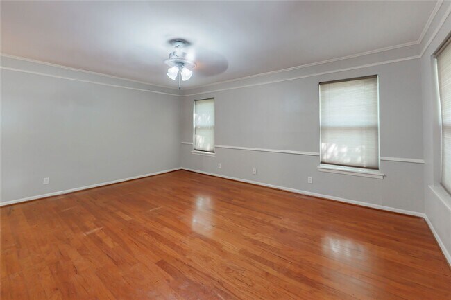 Building Photo - 5338 Creekbend Dr
