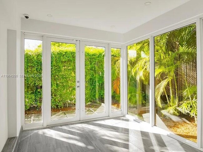 Building Photo - 10 Prospect Dr