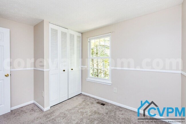 Building Photo - 1406 Point O Woods Ct