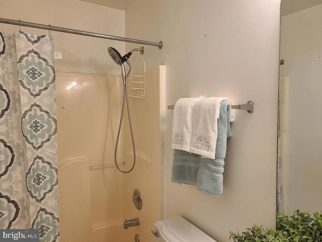 Building Photo - 7959 Vernon Ave