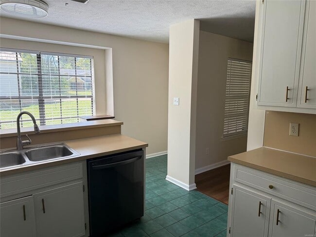 Building Photo - 215 Gardner Rd