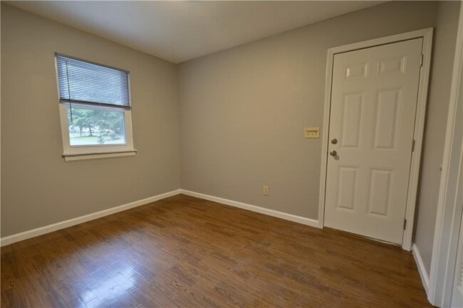 Building Photo - 459 Ridgetop Dr NW