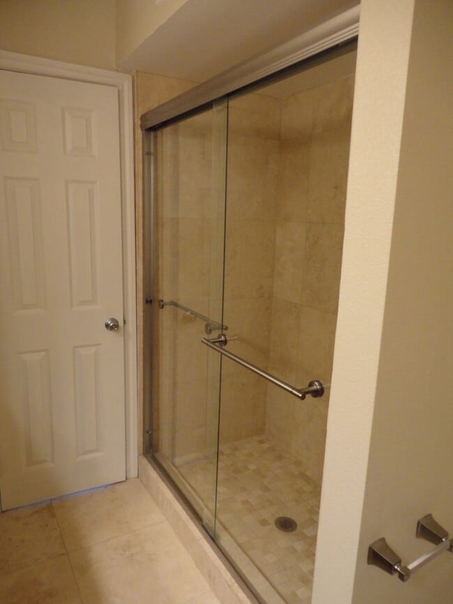 Building Photo - San Carlos - Fully Remodeled - Two Story T...