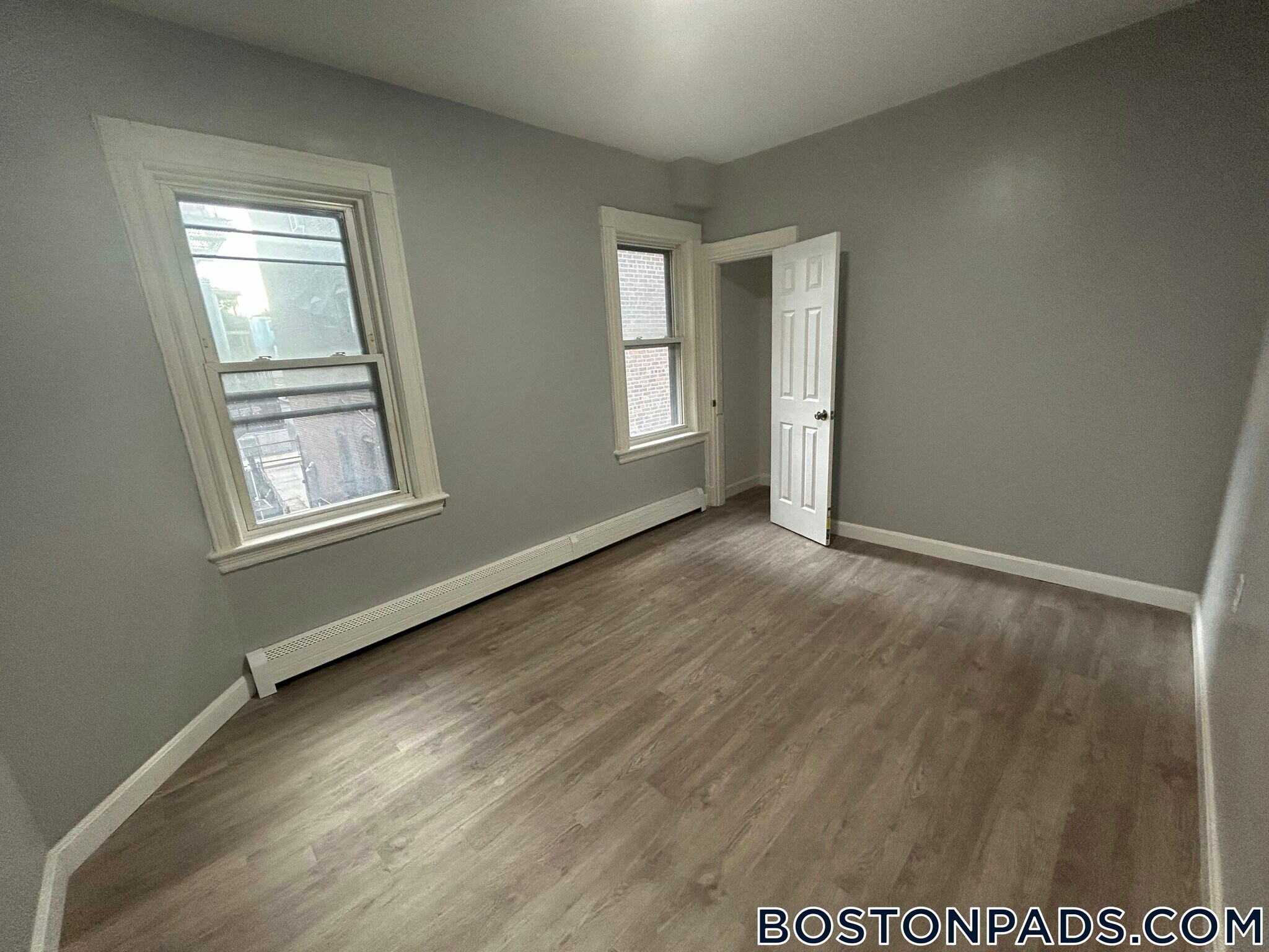 Building Photo - 478 Saratoga St