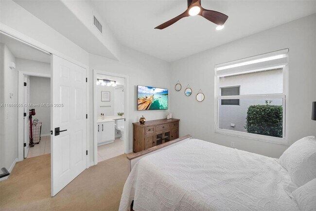 Building Photo - 8864 Ventura Way