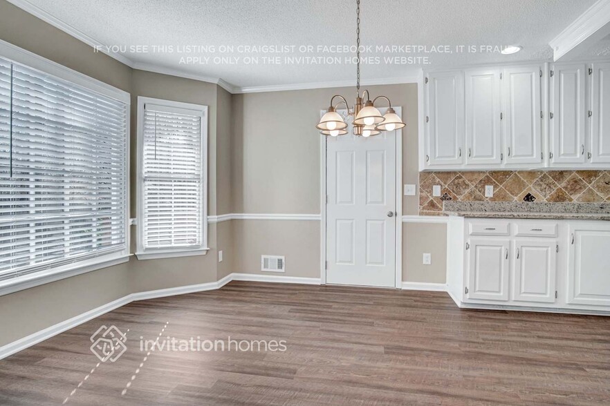 Building Photo - 2717 Horseshoe Creek Dr