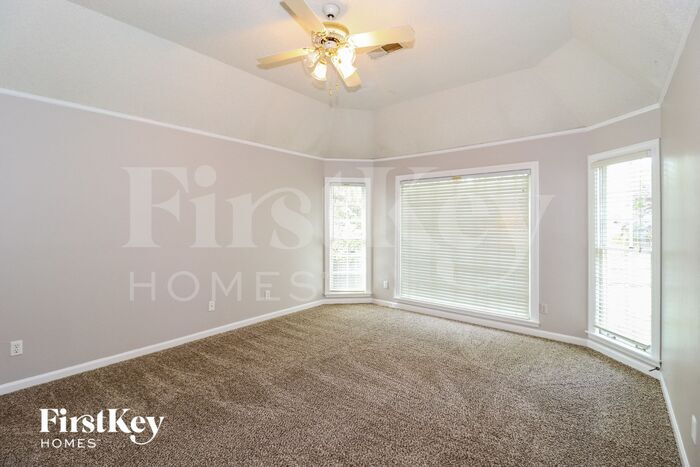 Building Photo - 7780 Hawkcrest Dr