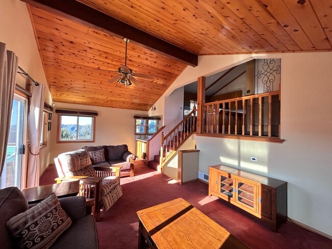 Building Photo - 262 Delle Dr