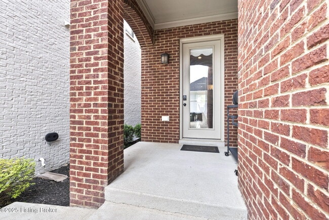 Building Photo - 10910 Kings Crown Dr