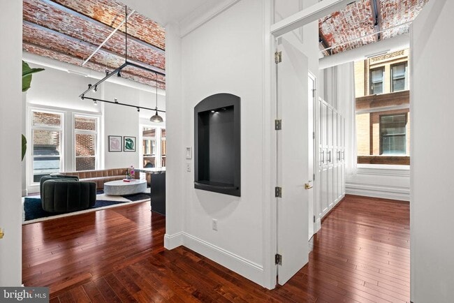 Building Photo - 421 Chestnut St