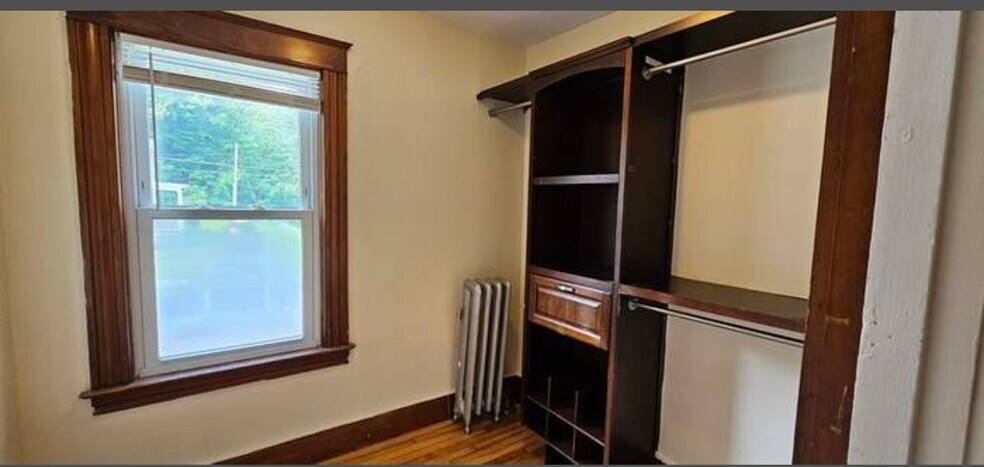 Closet/office - 5 Maple Ter