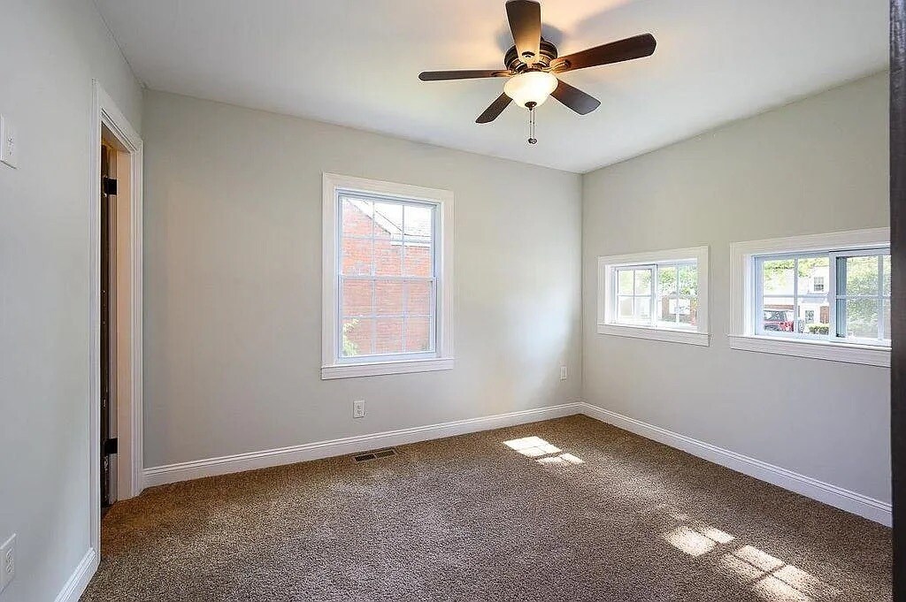Building Photo - 1131 Kenwood Dr