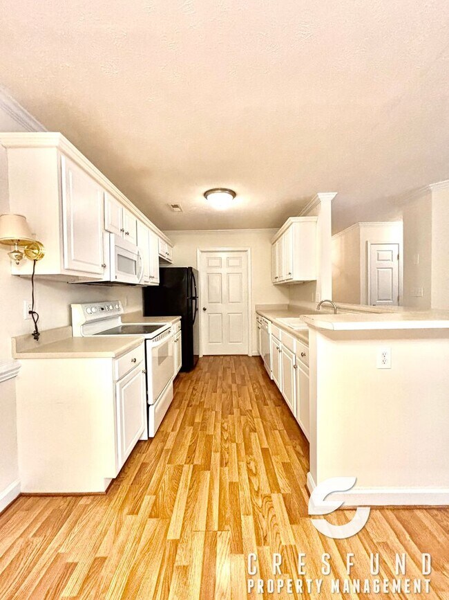 Building Photo - 1711 Renwick Dr