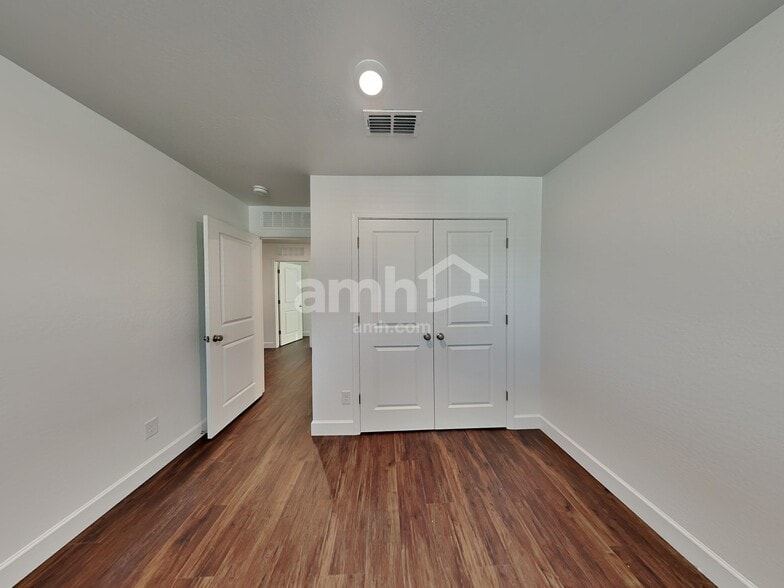 Building Photo - 17119 W Townley Ave