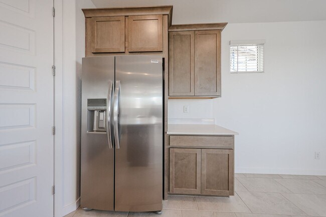 Building Photo - 4-Bedroom Home in Mystic at Lake Pleasant