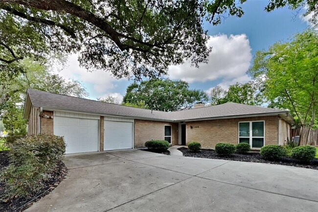 Primary Photo - 12018 Whittington Dr
