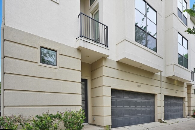 Primary Photo - 1810 Thompson St