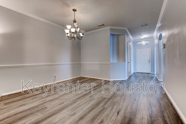 Building Photo - 6411 Silver Shade Dr