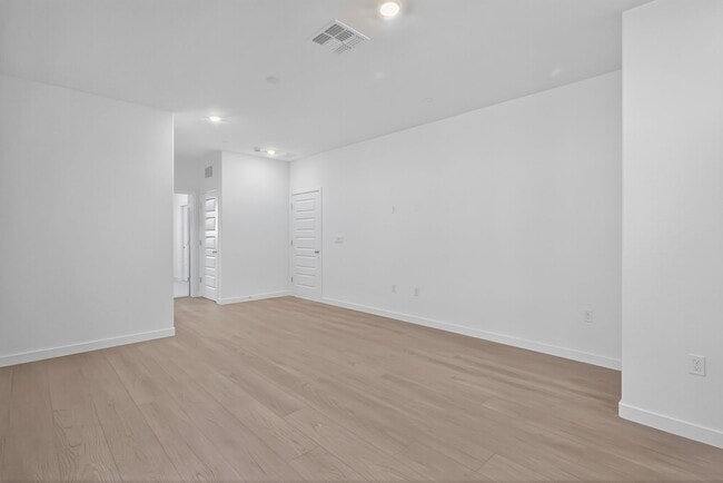 Building Photo - Brand New 4br Home - Waterways at Westlake