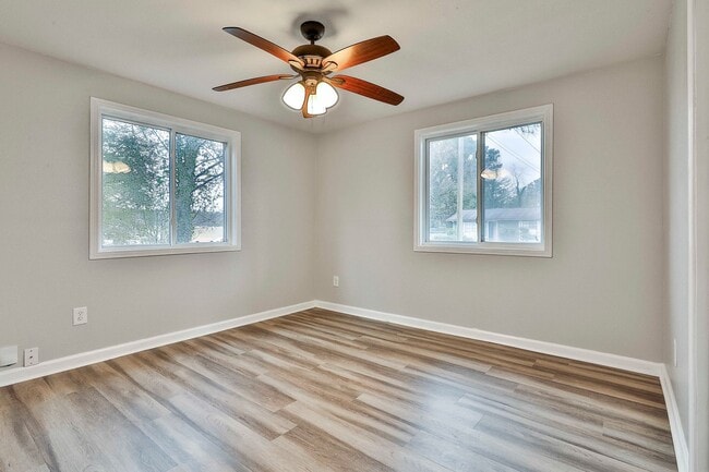 Building Photo - Cozy 3bd/1ba in Hampton.