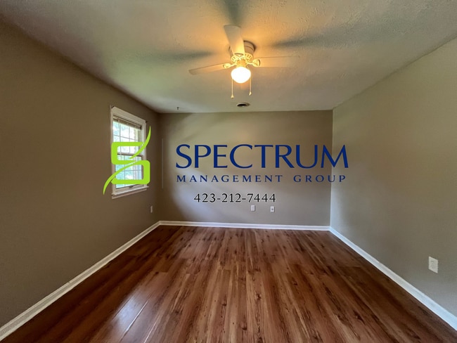 Building Photo - 723 White Oak Cir