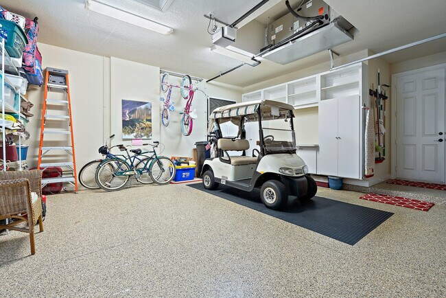 Building Photo - 225 Carina Dr