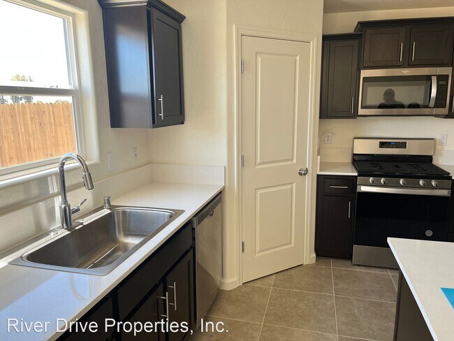 Building Photo - 4 br, 3 bath House - 288 Grand Canyon