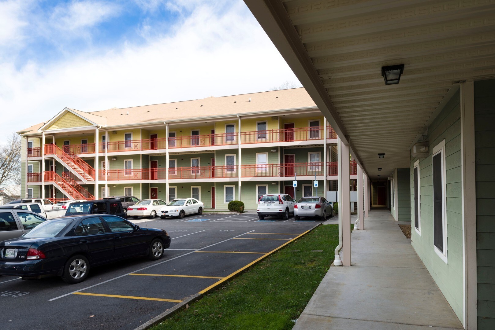 Building Photo - 1517 Laurel Ave