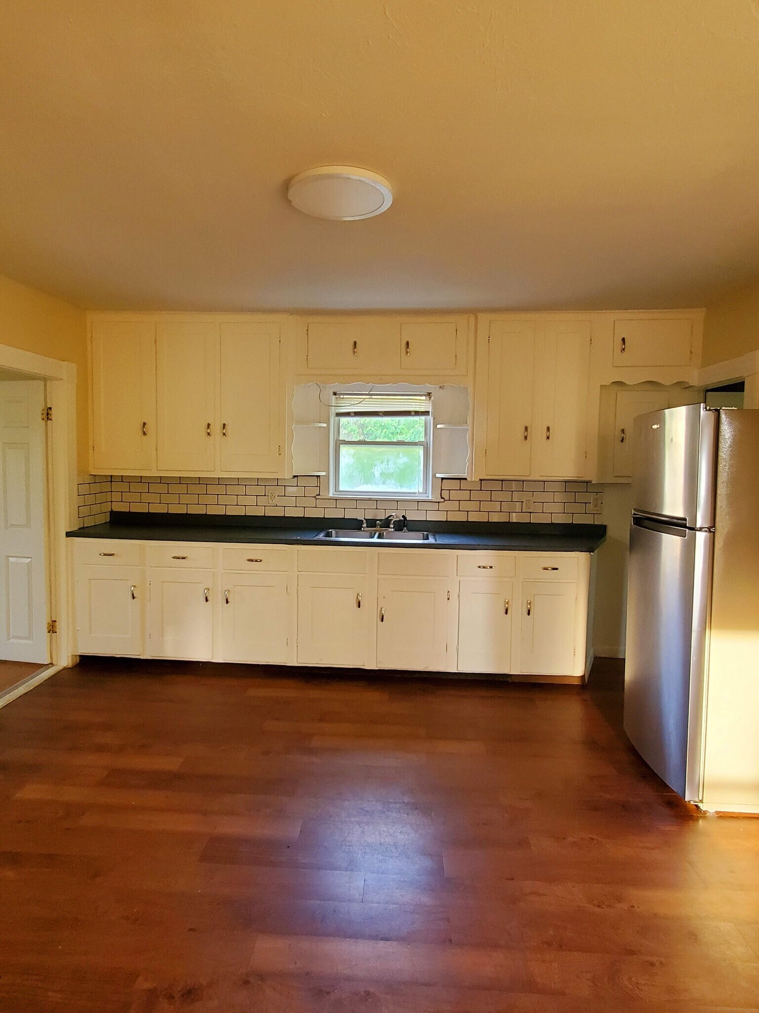 Building Photo - 45 Dumais St