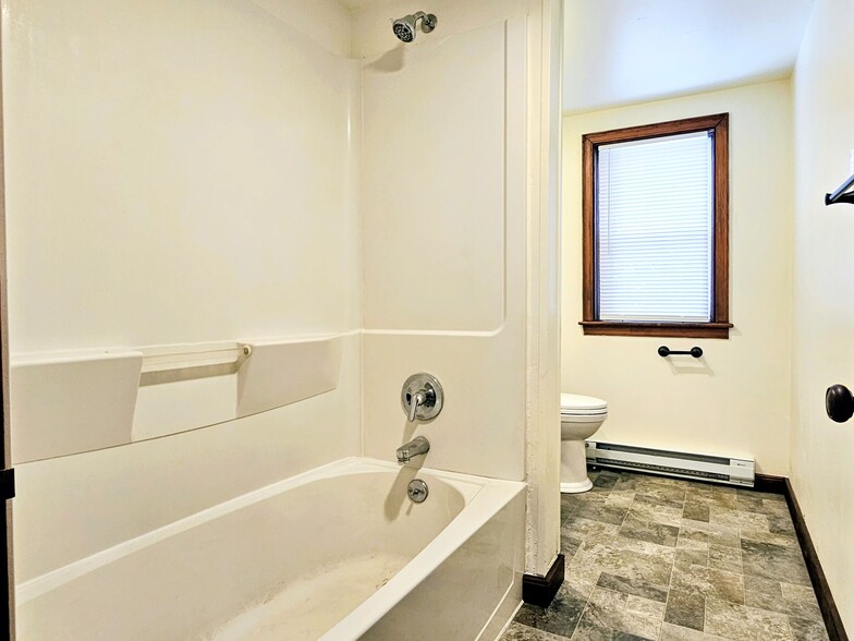 Building Photo - 221 Arch St